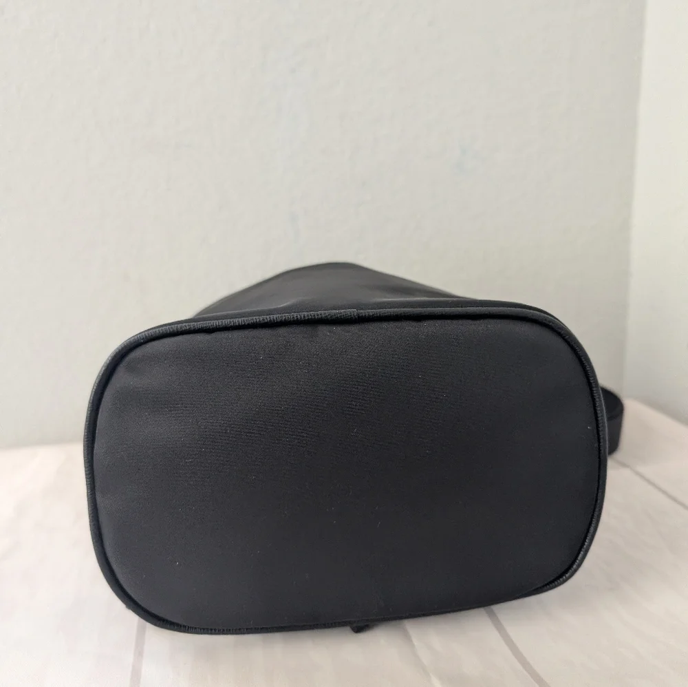 NWT Longchamp Le Pliage Neoprene Bucket Bag Crossbody In Black - Picture 4 of 5